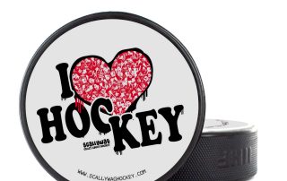 Eishockey Puck von SCALLYWAG® Modell I LOVE HOCKEY.